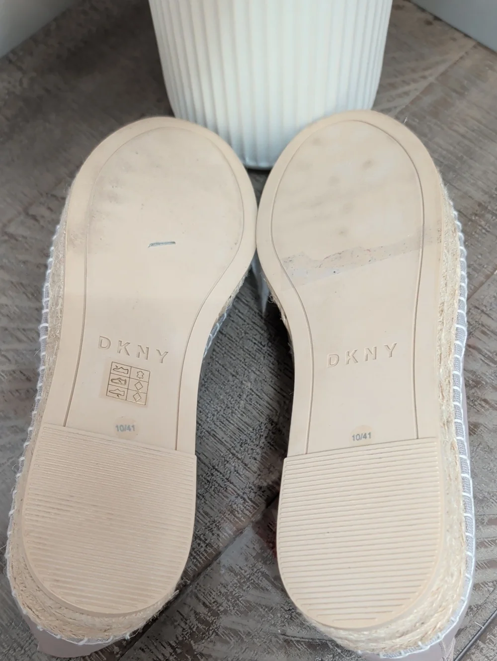 Dkny raised styled